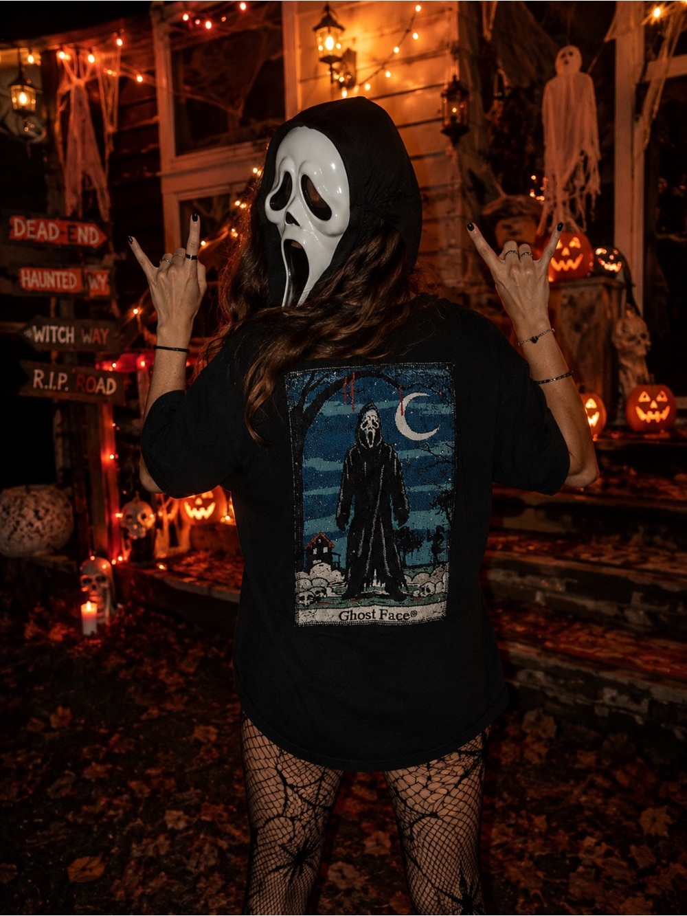 Spencer’s | Ghostface Official | Large |Scream 😱 | Tarot Card Woven Patch Tee